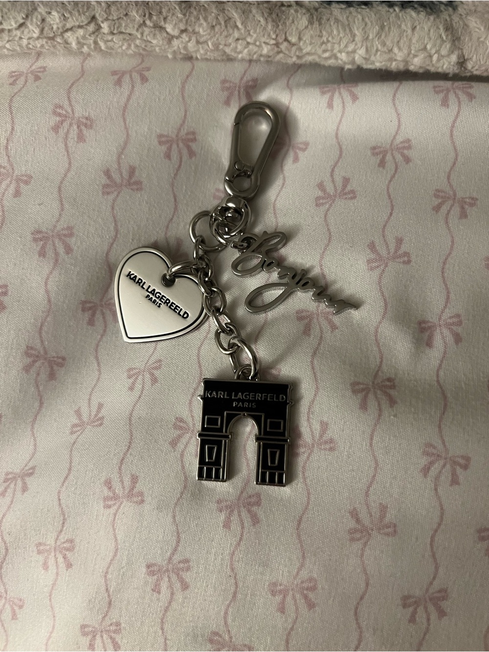 Karl Lagerfeld Silver-Tone Heart & Letter Charm Keyring purse charm - Picture 3 of 4